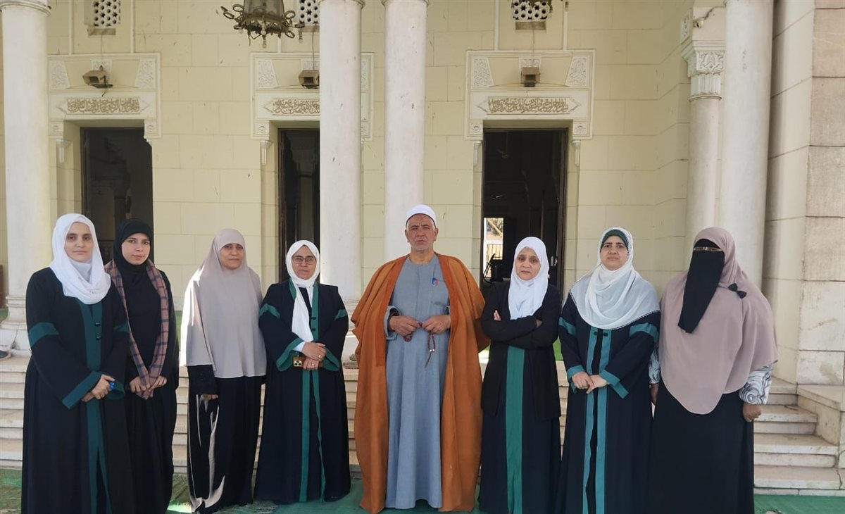 أوقاف الفيوم تواصل قوافل الواعظات للتوعية بخطورة الكهانة والعرافة