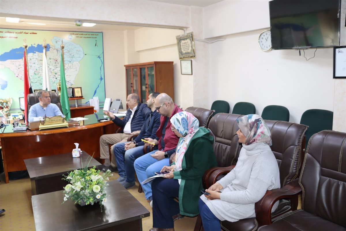 رئيس مياه الفيوم يلتقي مسئولي الشركة المنفذة لأعمال إنشاءات محطة تنقية مياه الشرب بقحافة