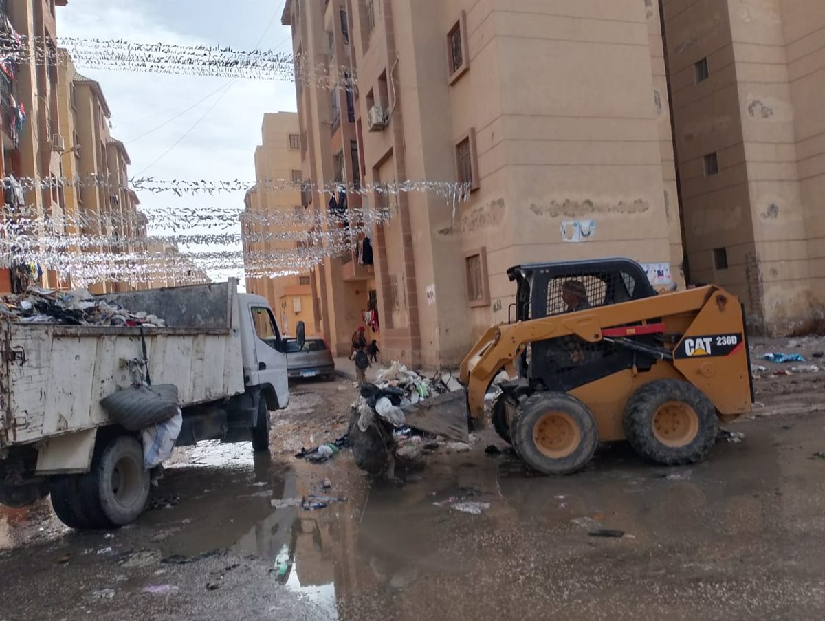 حملات رفع الإشغالات والنظافة العامة وصيانة كشافات الإنارة بمركز ومدينة طامية