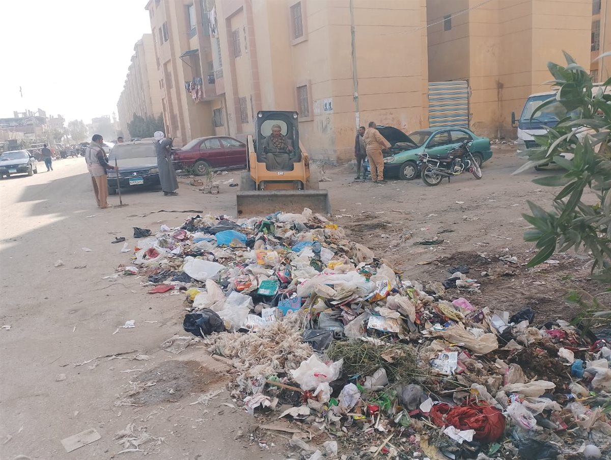 حملات رفع الإشغالات والنظافة العامة وصيانة كشافات الإنارة بمركز ومدينة طامية