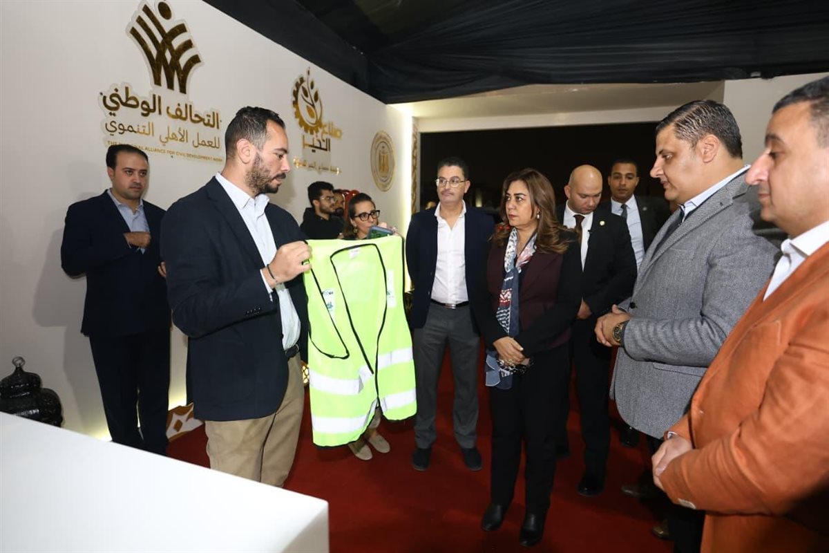 جانب من زيارة وزيرة التنمية المحلية لمقر مبادرة 