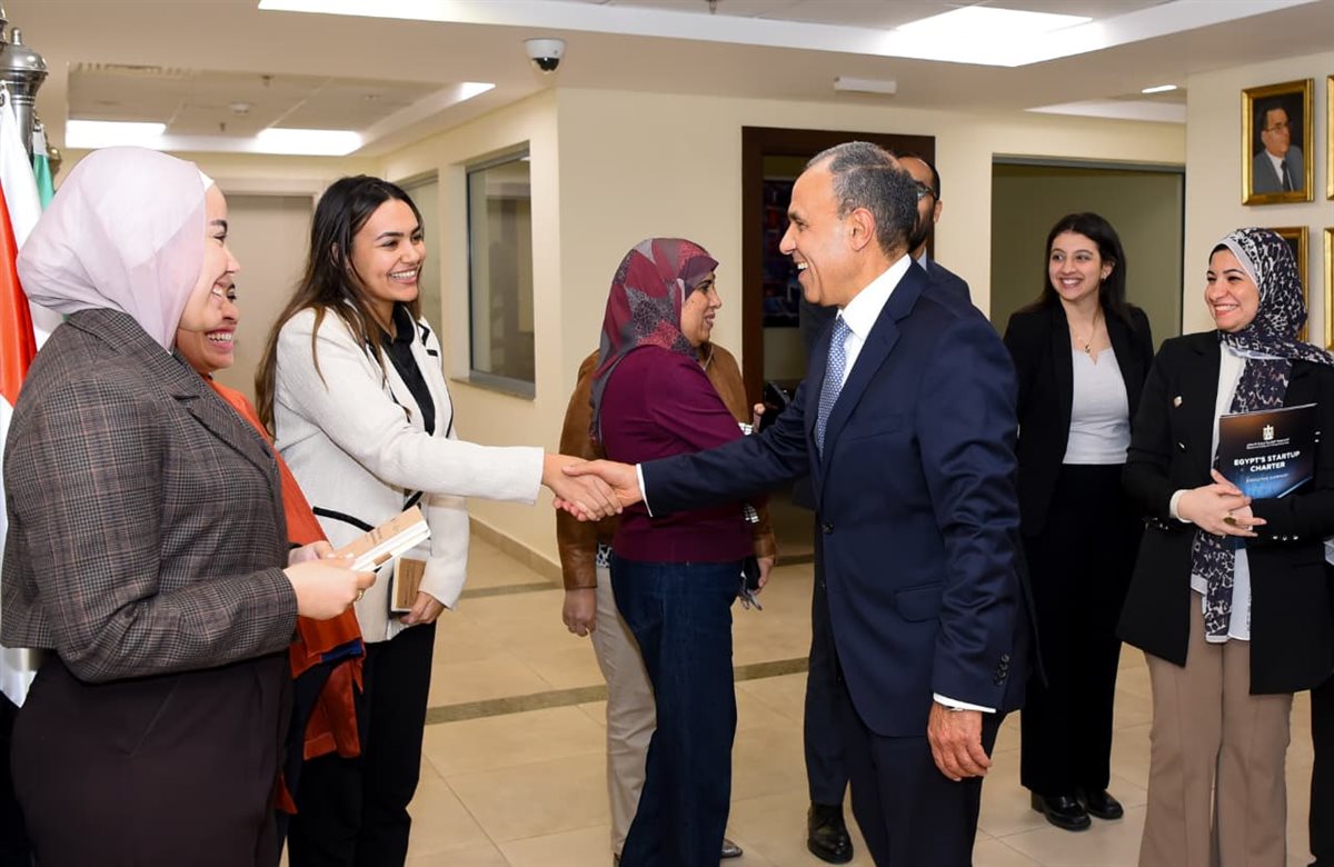 <strong>وزير الخارجية يتفقد قطاع التعاون الدولي</strong>