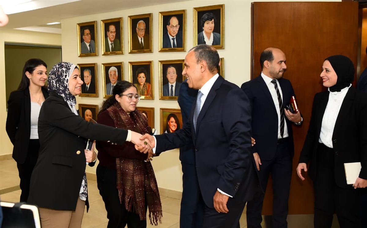 <strong>وزير الخارجية يتفقد قطاع التعاون الدولي</strong>