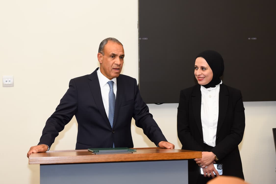 <strong>وزير الخارجية يتفقد قطاع التعاون الدولي</strong>