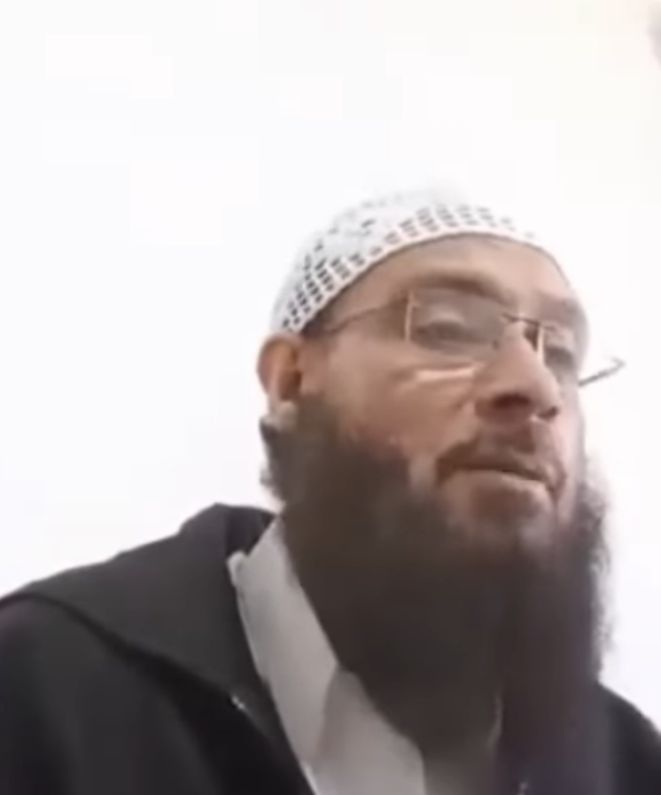 صورة من فيديو سلفي يهاجم أبوي النبي&nbsp;
