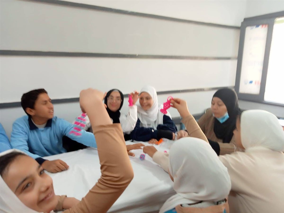 ورشة فانوس رمضان ومحاضرة “لا للتنمر” بمدرسة الأمل للصم بنات بالفيوم