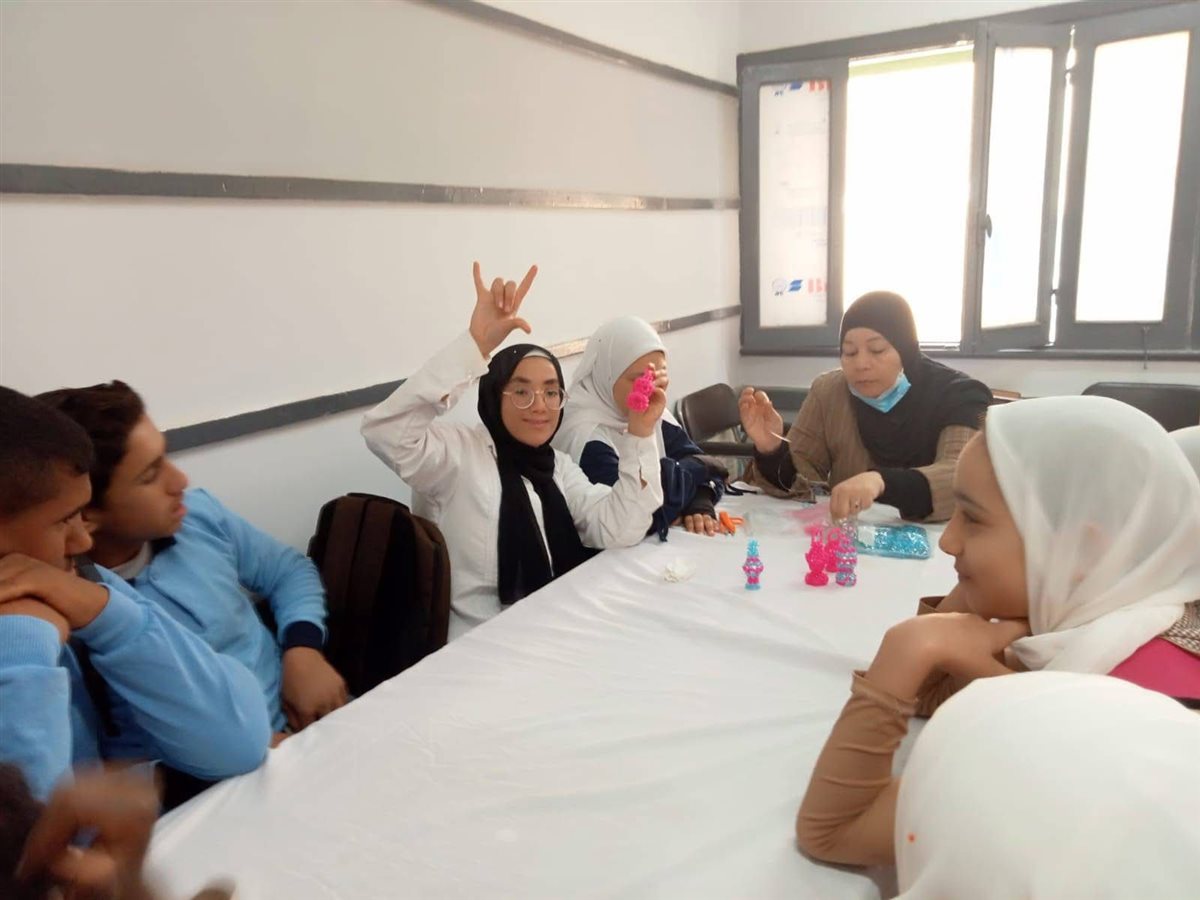 ورشة فانوس رمضان ومحاضرة “لا للتنمر” بمدرسة الأمل للصم بنات بالفيوم