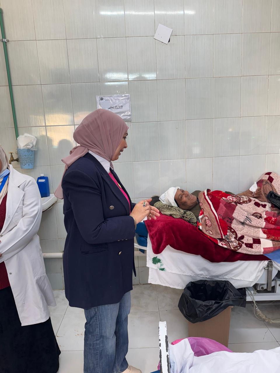 جولة ميدانية مفاجئة لوكيل وزارة الصحة بالفيوم لمستشفى اطسا المركزى&nbsp;<br>&nbsp;