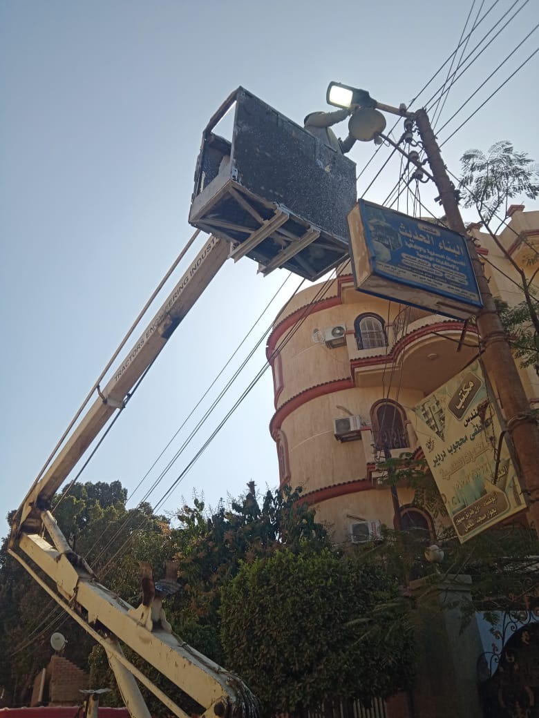 حملات يومية للنظافة العامة ورفع القمامة والمخلفات بمركز ومدينة أبشواي