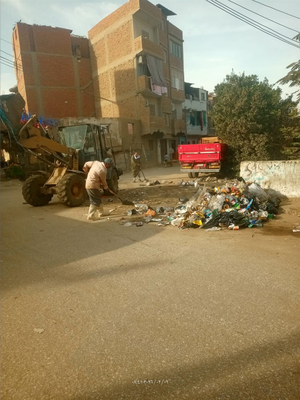 حملات يومية للنظافة العامة ورفع القمامة والمخلفات بمركز ومدينة أبشواي