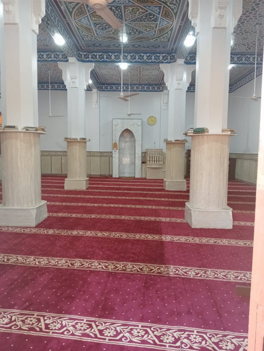 جانب من فرش المسجد&nbsp;