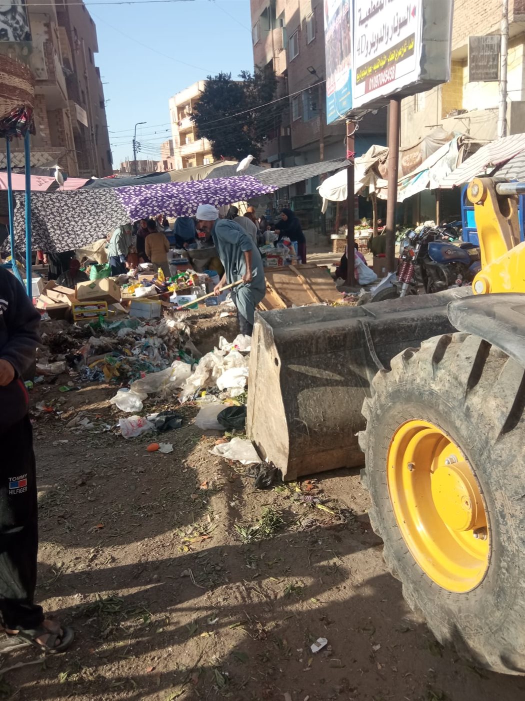 حملات مكثفة للنظافة ورفع الإشغالات وتحسين المظهر الحضاري بمركز ومدينة إطسا