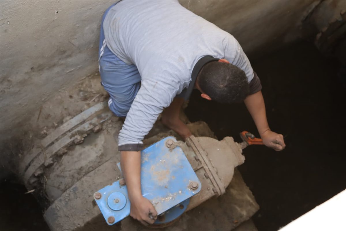 جولة ميدانية لرئيس مياه الفيوم لضبط ضغوط المياه بسنورس بالفيوم&nbsp;