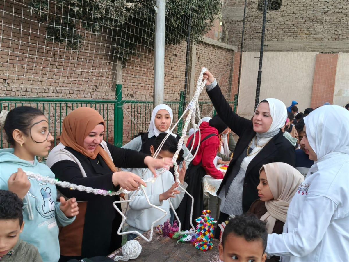العجميين تختتم قافلتها الثقافية… ثلاثة أيام صنعت مسرحًا للإبداع وملتقى للوعي