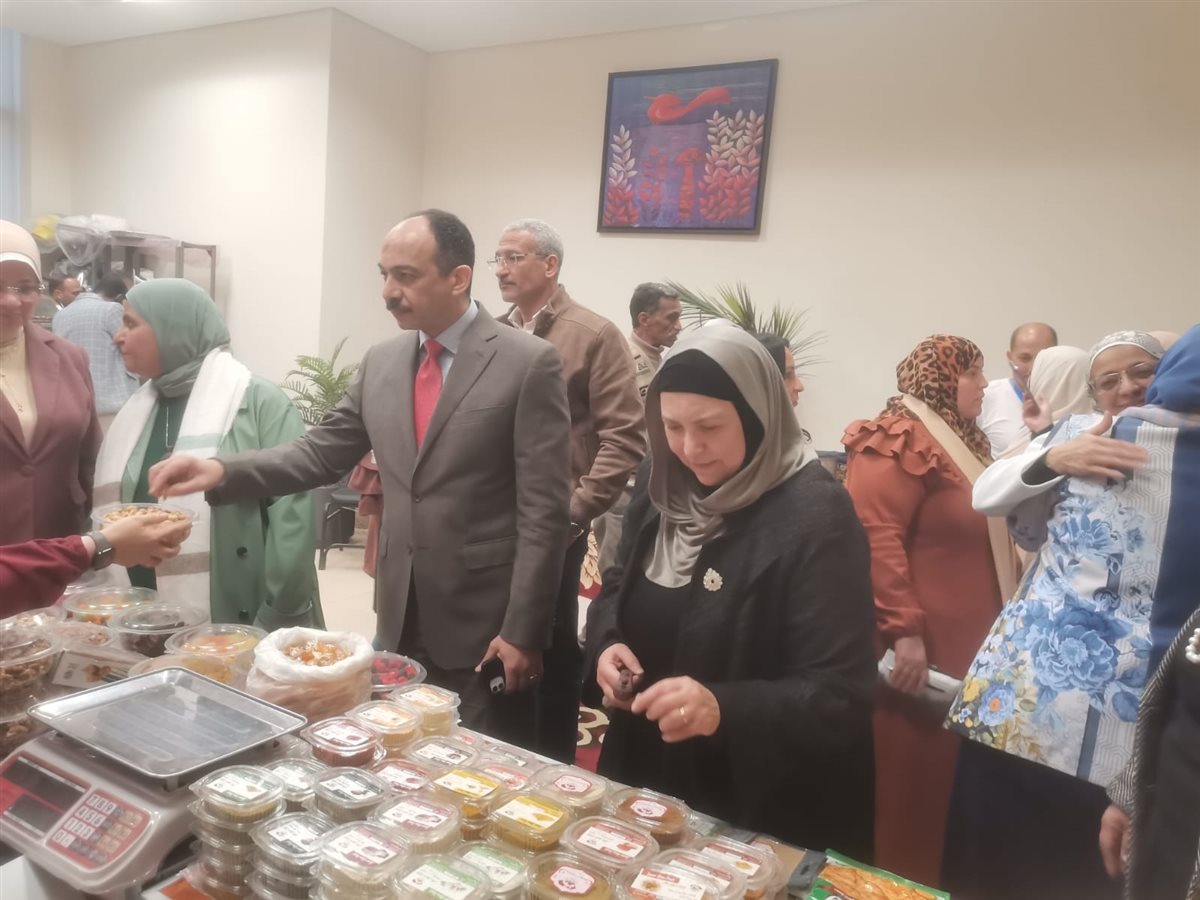 جانب من افتتاح المعرض
