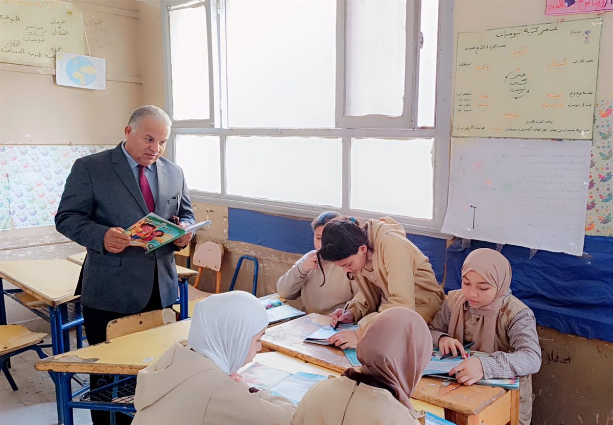 وكيل تعليم الفيوم يتابع انتظام الدراسة بمدرسة عثمان بن عفان الابتدائية&nbsp;