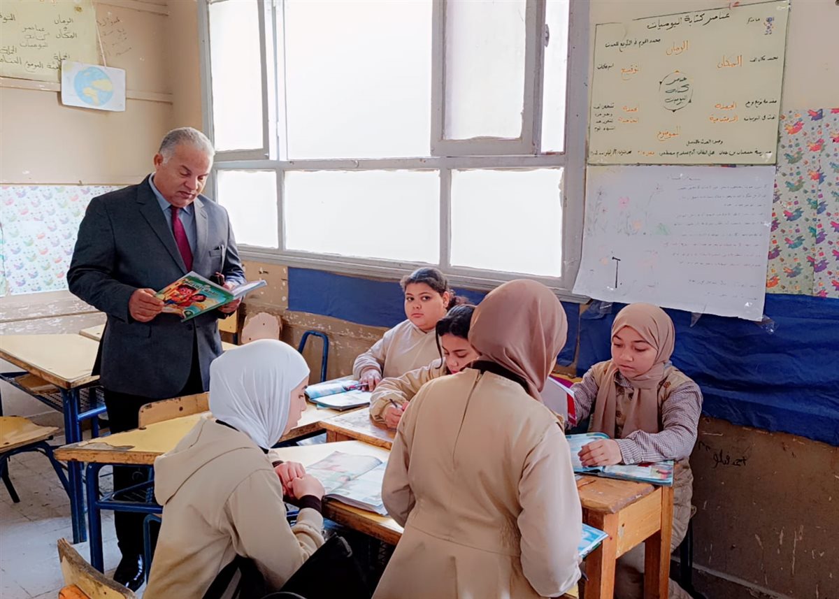 وكيل تعليم الفيوم يتابع انتظام الدراسة بمدرسة عثمان بن عفان الابتدائية&nbsp;