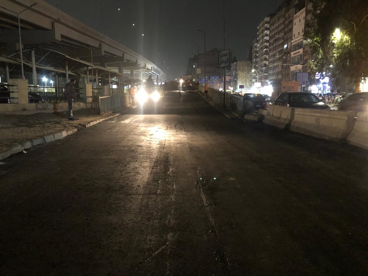 جانب من أعمال رصف مطلع كوبري أرض اللواء بالعجوزة