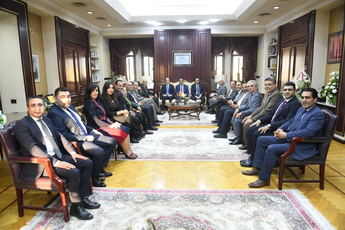 جانب من لقاء ضياء رشوان بوفدا نقابتي الصحفيين والإعلاميين