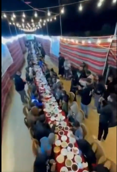 <strong>أول سحور جماعي في غزة وسط أجواء رمضانية</strong>
