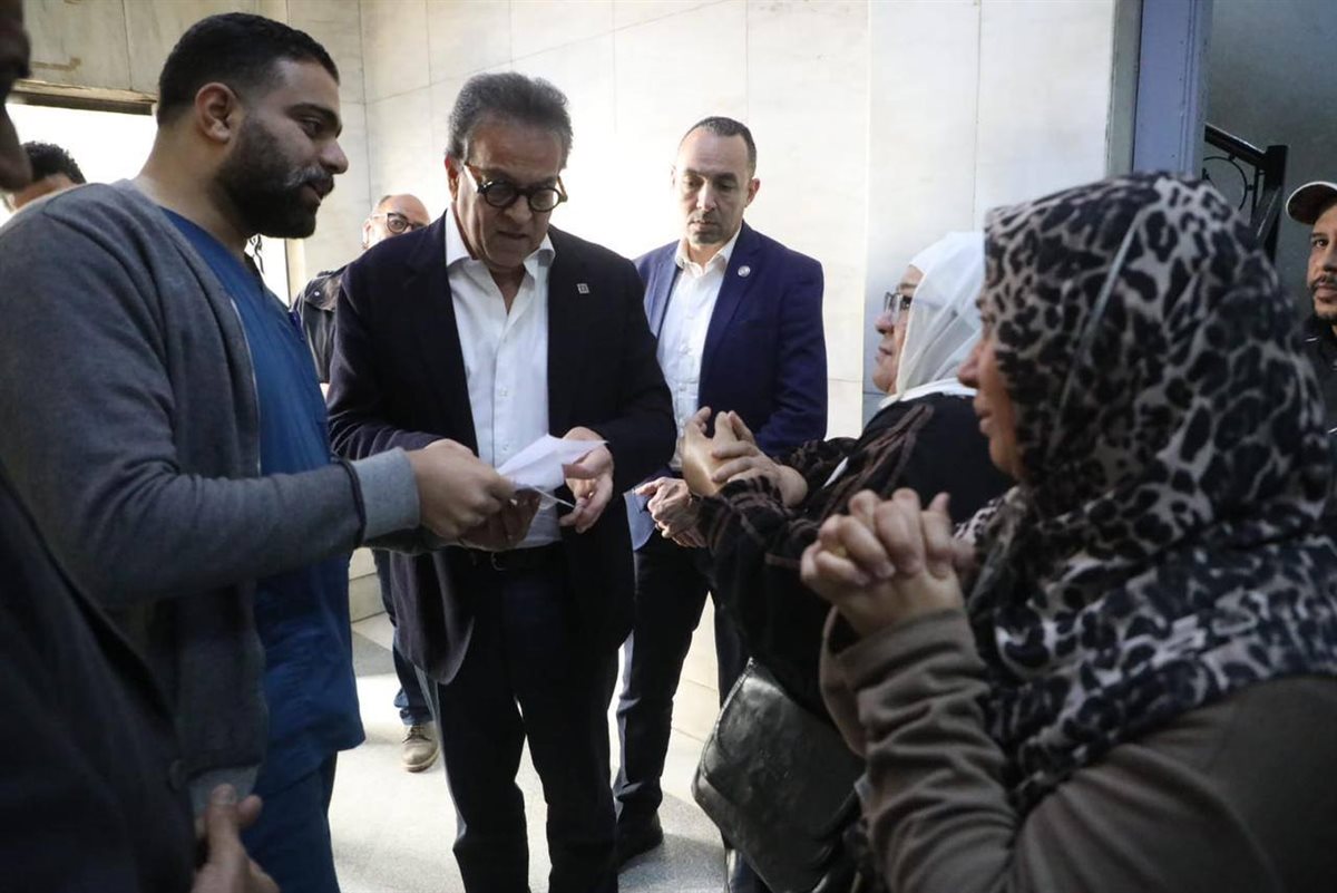 جانب من زيارة وزير الصحة لمستشفى السلام&nbsp;