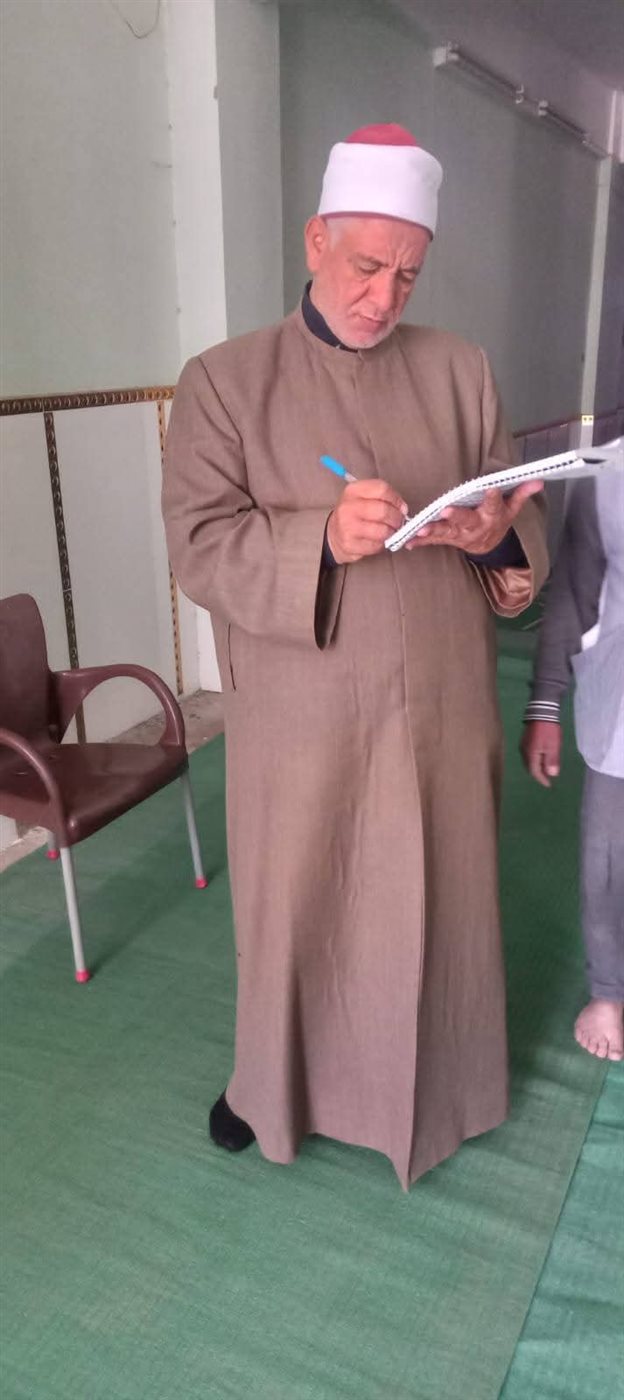 مدير أوقاف الفيوم يواصل جولاته المرورية على المساجد لتعزيز الانضباط الإداري والدعوي