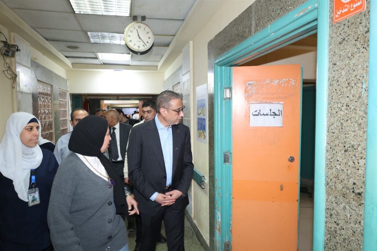 جانب من زيارة محافظ الجيزة مستشفى أبو النمرس