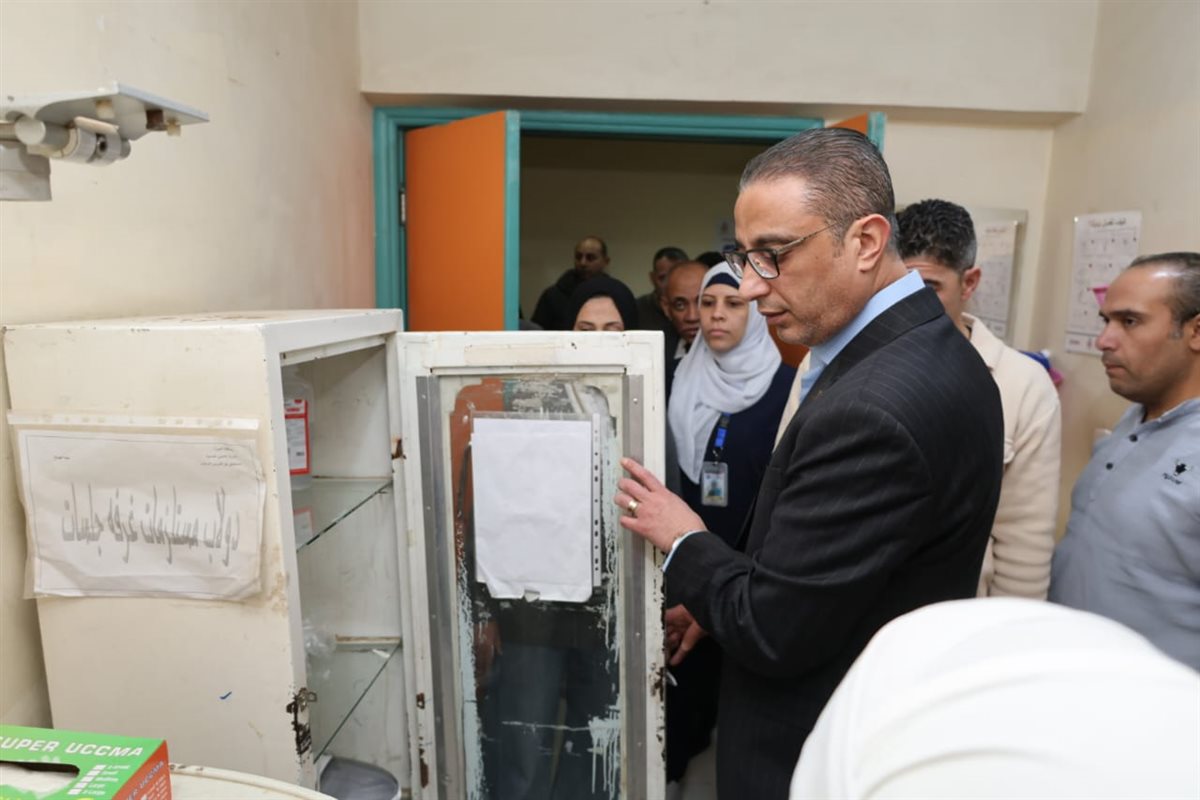 جانب من زيارة محافظ الجيزة مستشفى أبو النمرس