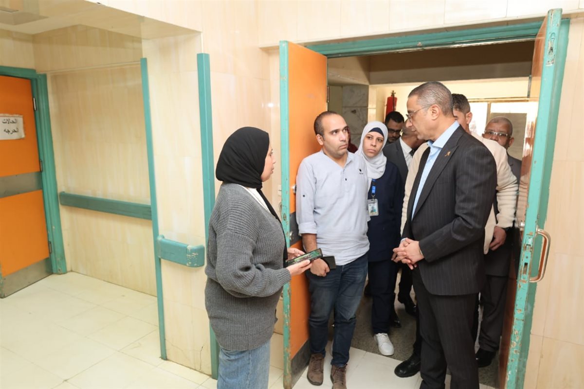 جانب من زيارة محافظ الجيزة مستشفى أبو النمرس