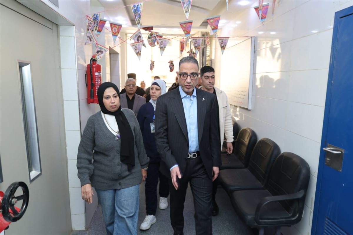 جانب من زيارة محافظ الجيزة مستشفى أبو النمرس