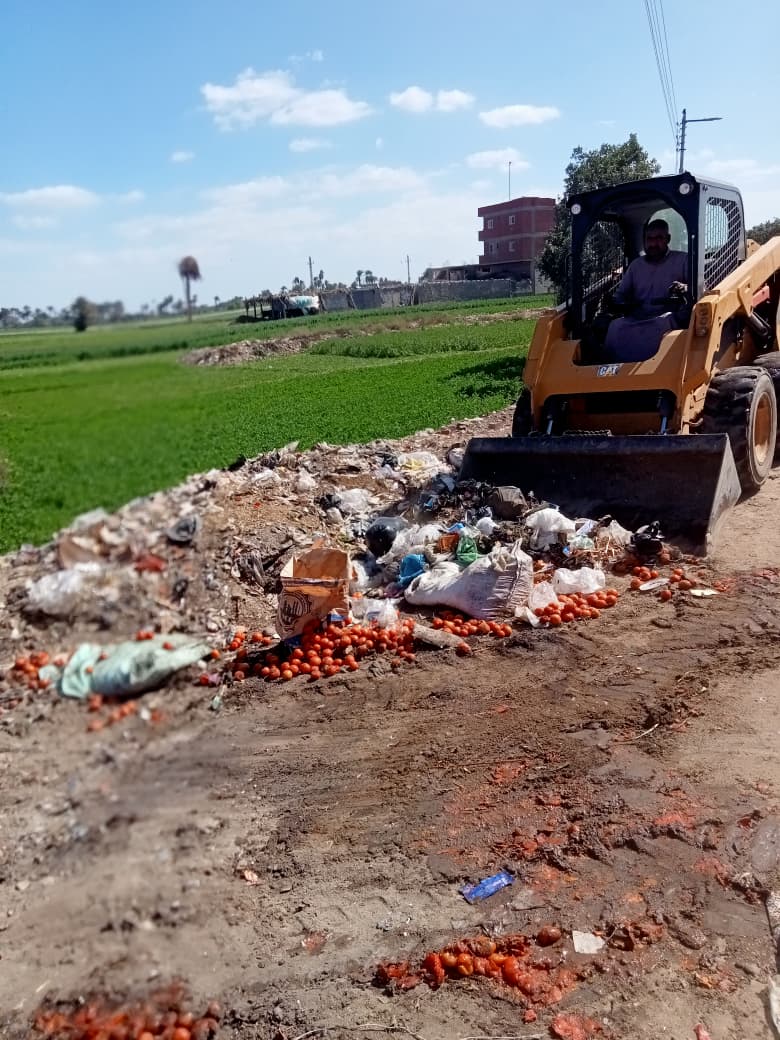 حملات مكثفة للنظافة ورفع الإشغالات وتحسين المظهر الحضاري بمركز ومدينة إطسا