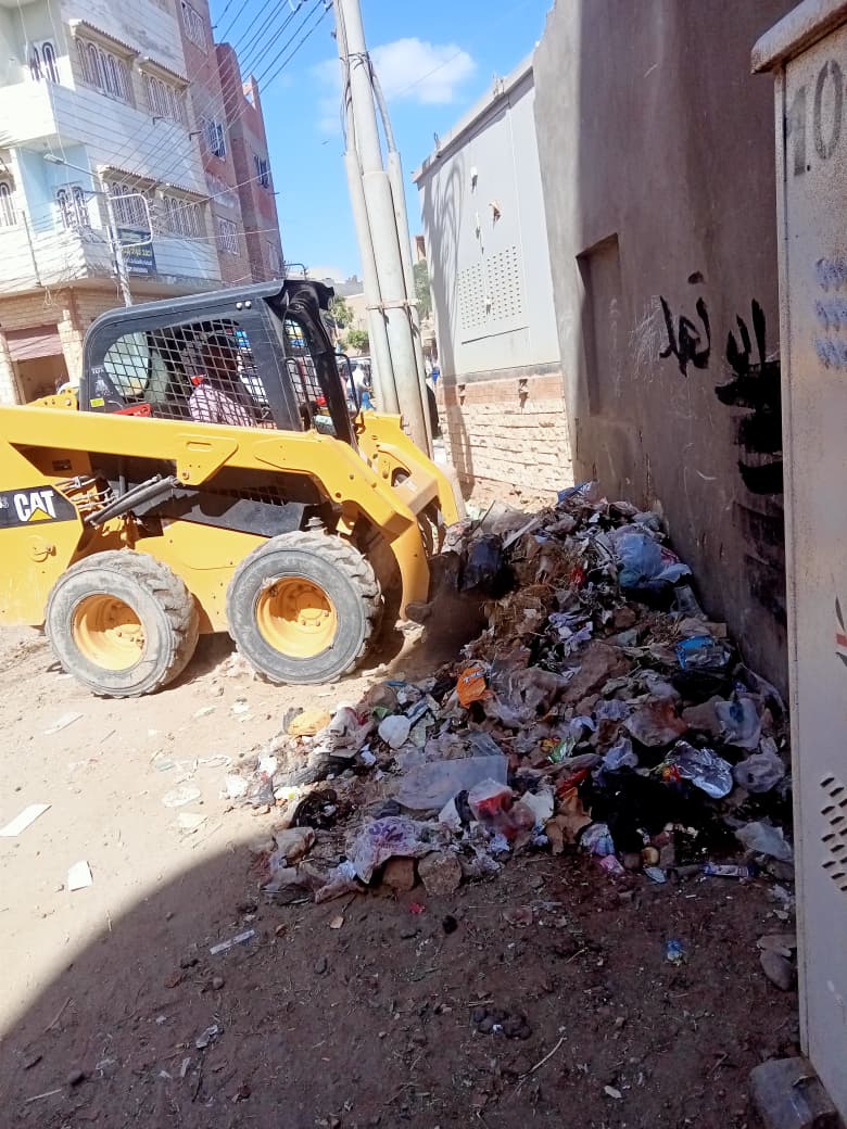 حملات مكثفة للنظافة ورفع الإشغالات وتحسين المظهر الحضاري بمركز ومدينة إطسا