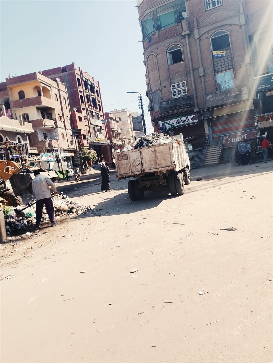 حملات مكثفة للنظافة العامة ورفع الإشغالات بمركز ومدينة سنورس