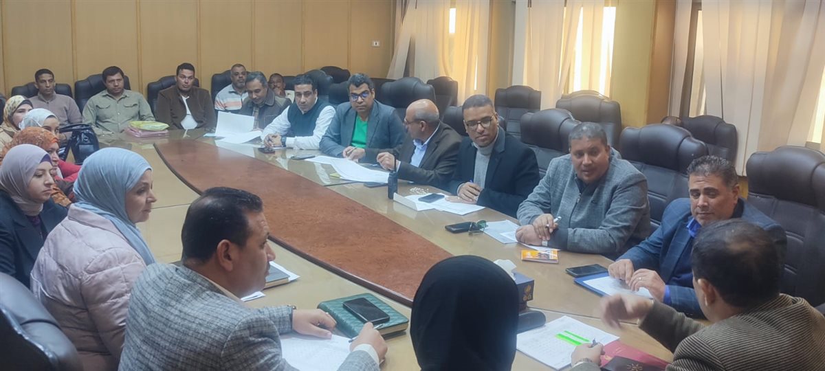 السكرتير المساعد بالفيوم: ورؤساء المدن يبحثان آليات التعامل مع المتغيرات غير القانونية