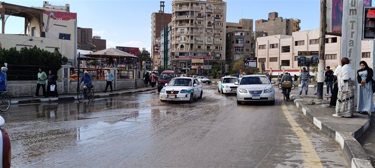 أمطار غزيرة تضرب محافظة الفيوم وتغرق الشوارع&nbsp;