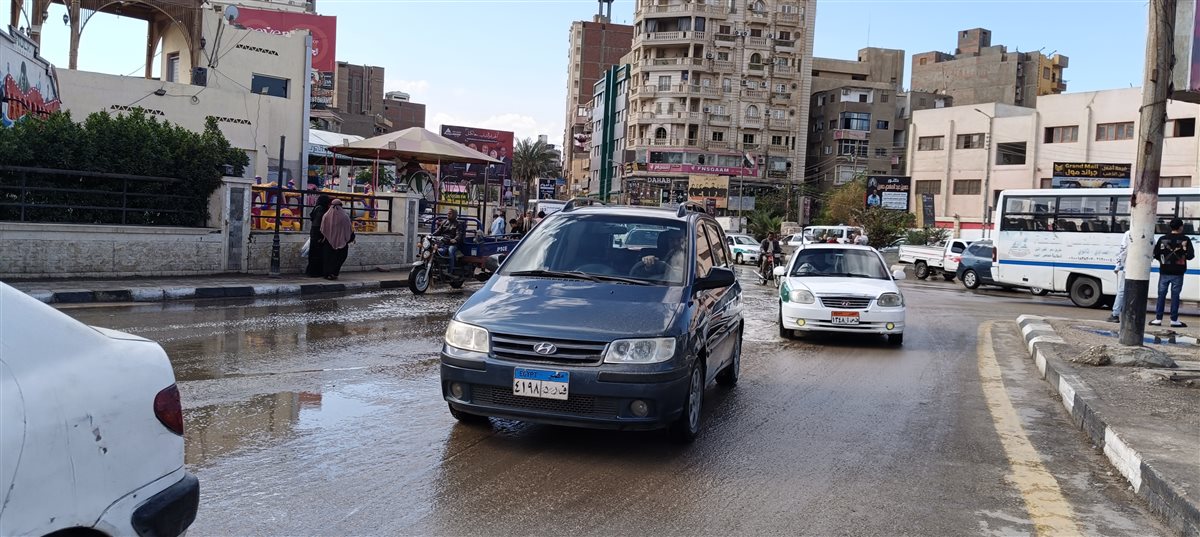 أمطار غزيرة تضرب محافظة الفيوم وتغرق الشوارع&nbsp;