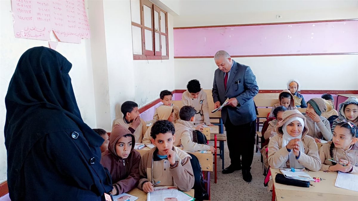 &nbsp;قبيصي: يتابع مستوى الطلاب داخل الفصول ويؤكد على أن 