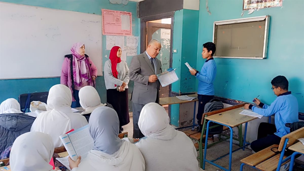 قبيصي في جولة مفاجئة لمتابعة انضباط وانتظام العملية التعليمية بمدارس شرق الفيوم