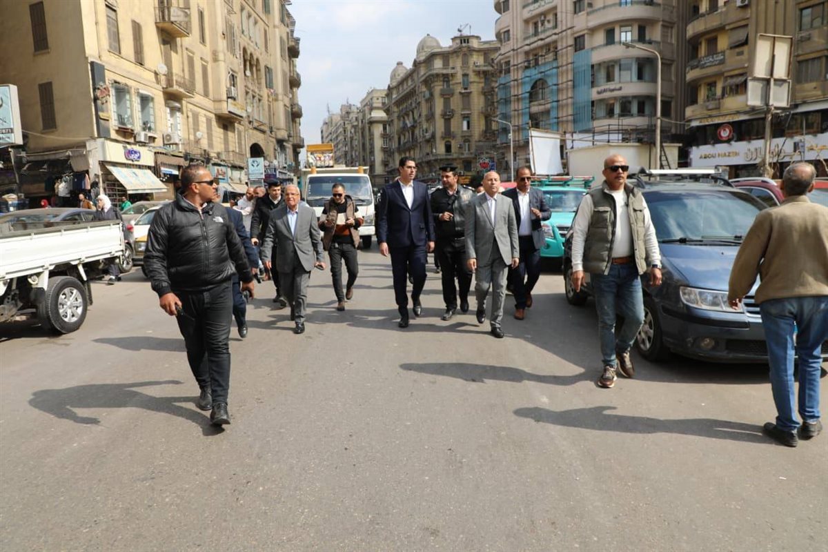 جانب من جولة محافظ القاهرة بشوارع وسط المدينة
