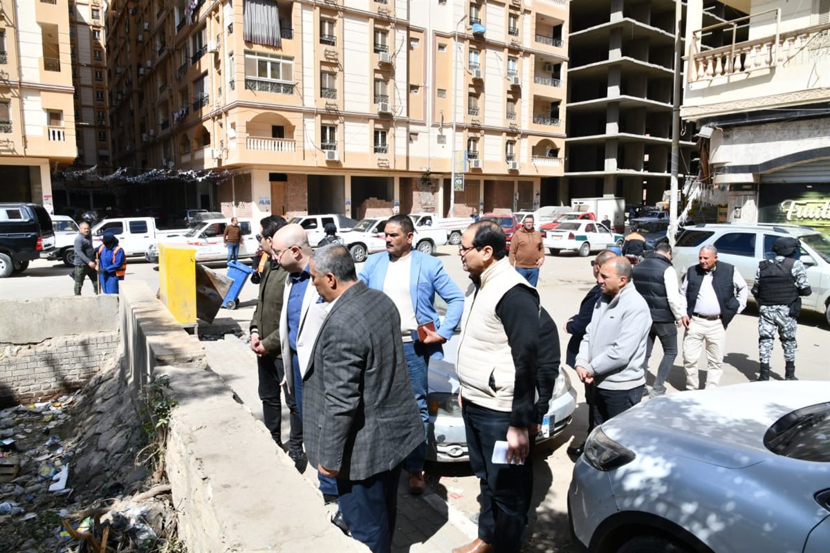محافظ الفيوم: يؤكد على سرعة إصلاح هبوط أرضي بميدان عبد المنعم رياض.. ورفع القمامة والمخلفات من بحر دله