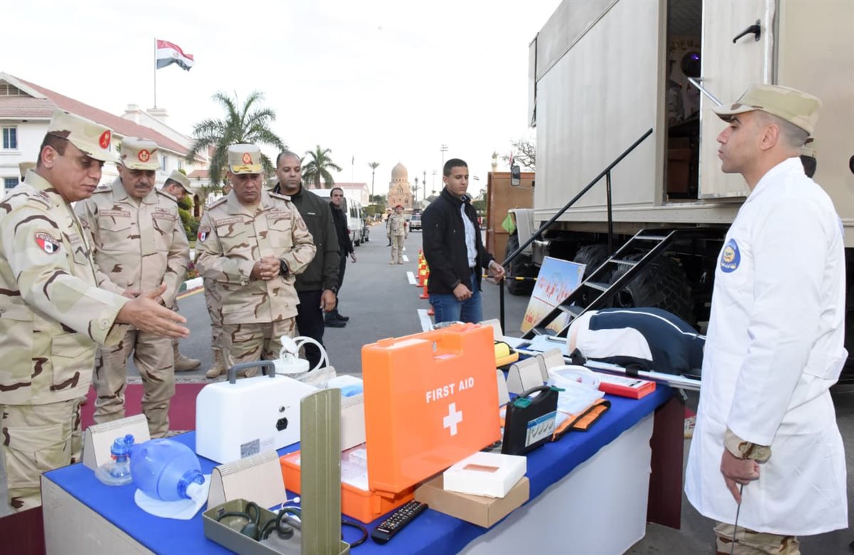 جانب من زيارة وزير الدفاع للمنطقة المركزية العسكرية