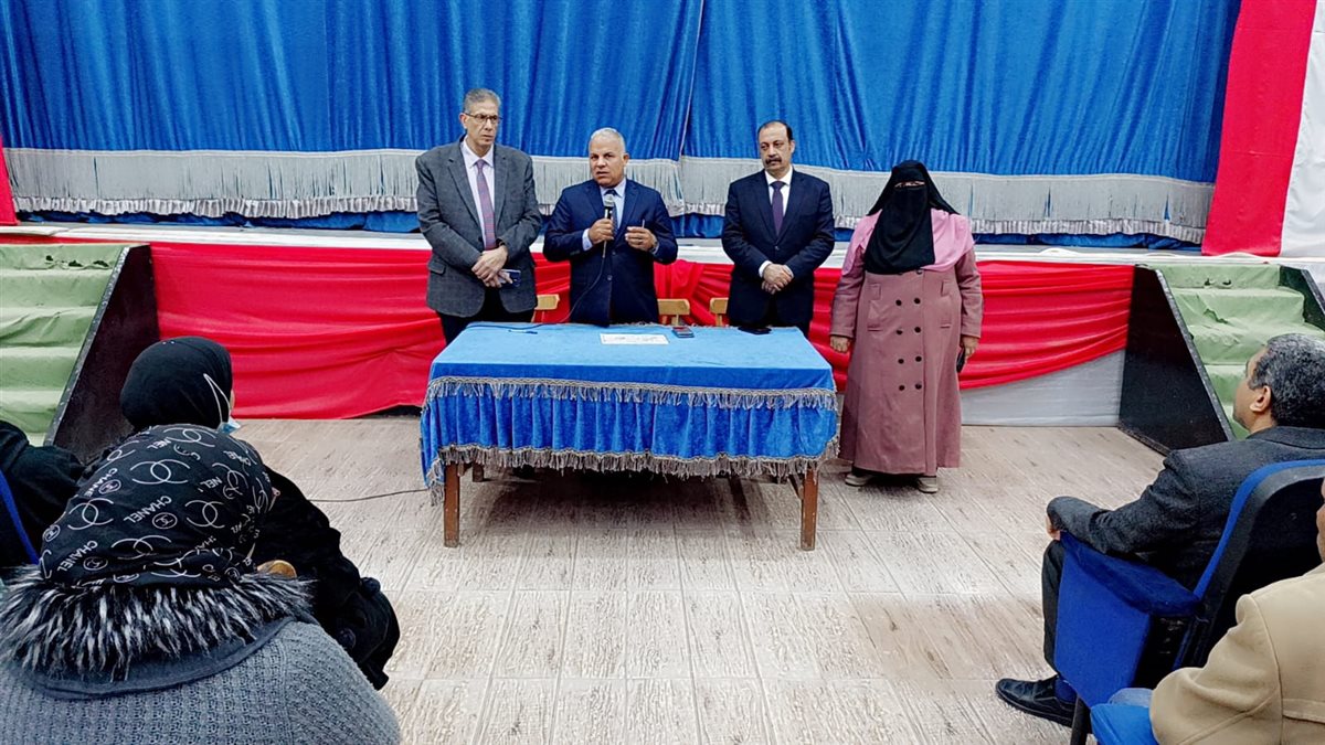 &nbsp;قبيصي يعقد اجتماعًا موسعًا لمديري مدارس شرق وغرب الفيوم ويؤكد: الانضباط أولوية لا تقبل التهاون
