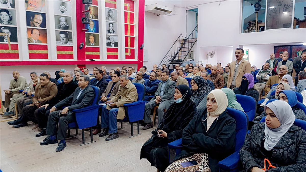 &nbsp;قبيصي يعقد اجتماعًا موسعًا لمديري مدارس شرق وغرب الفيوم ويؤكد: الانضباط أولوية لا تقبل التهاون