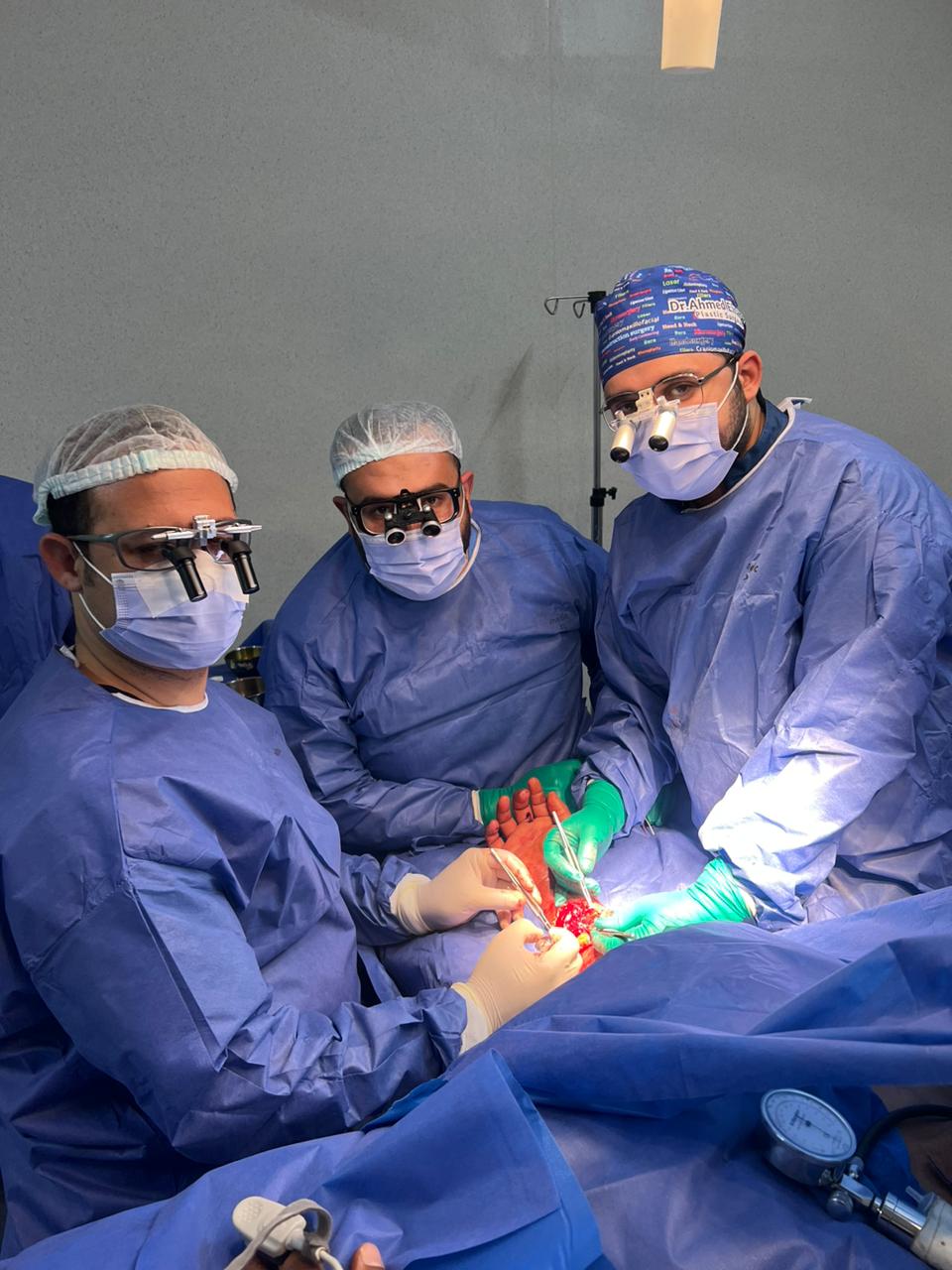 فريق جراحات التجميل بمستشفى الفيوم العام .. ينجح فى أنقاذ شاب من بتر زراعة