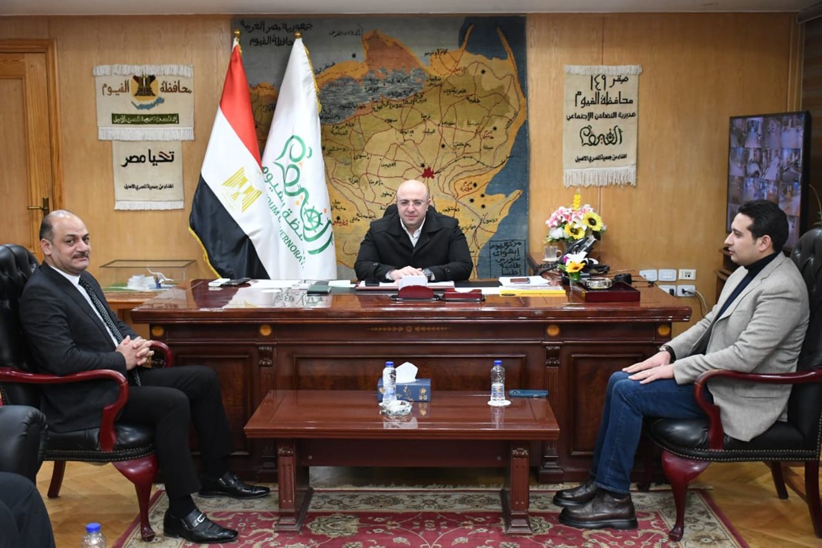 محافظ الفيوم يستقبل وفد مجلس نقابة المحامين للتهنئة بتجديد ثقة القيادة السياسية