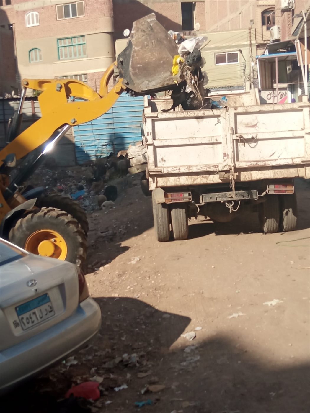 حملات صباحية ومسائية للنظافة العامة ورفع الإشغالات بمركزي سنورس وإطسا