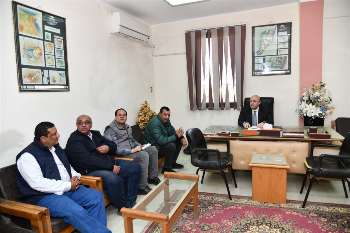 محافظ الفيوم يتابع سير العمل بمنطقة كوم أوشيم الصناعية.. ويؤكد على تذليل العقبات أمام المستثمرين<br>&nbsp;