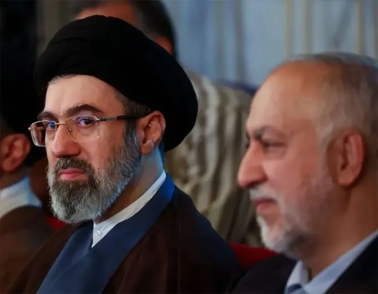 المرشد الأعلى الإيراني الجديد مجتبى خامنئي