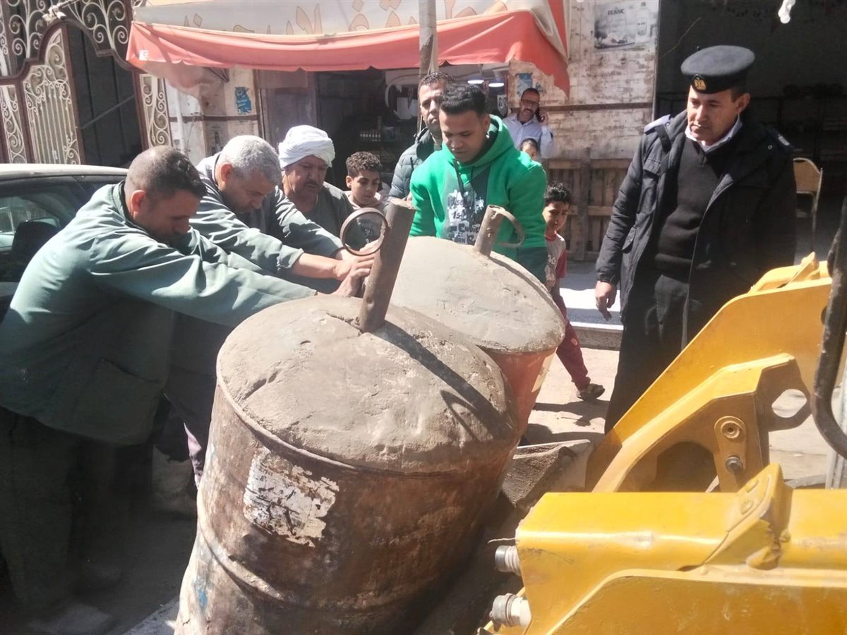حملات موسعة لرفع الإشغالات بحي جنوب وغرب والوحدة المحلية بدسيا