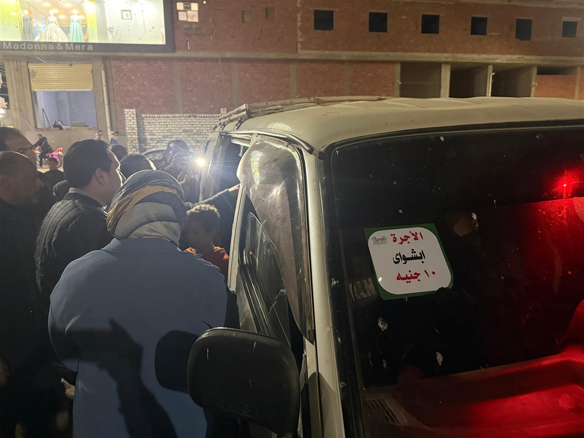 جولة ليلية لنائب محافظ الفيوم بمجمع مواقف أبشواي
